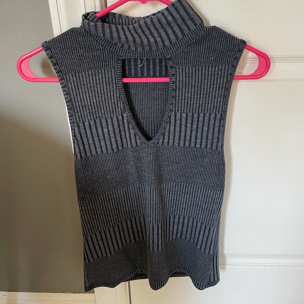 PacSun ‘LA Hearts’ keyhole top